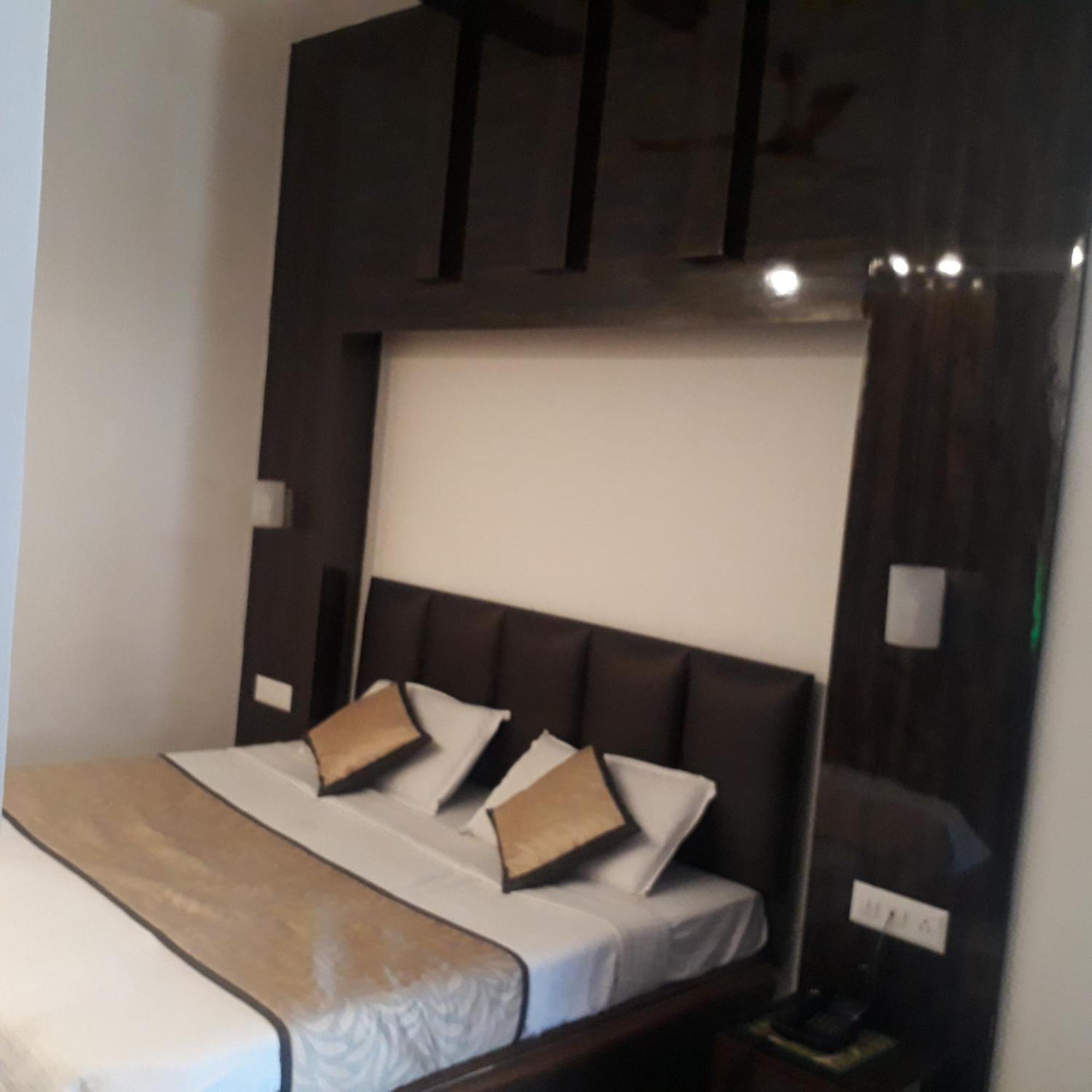Hotel Ur Allāhābād Junction المظهر الخارجي الصورة