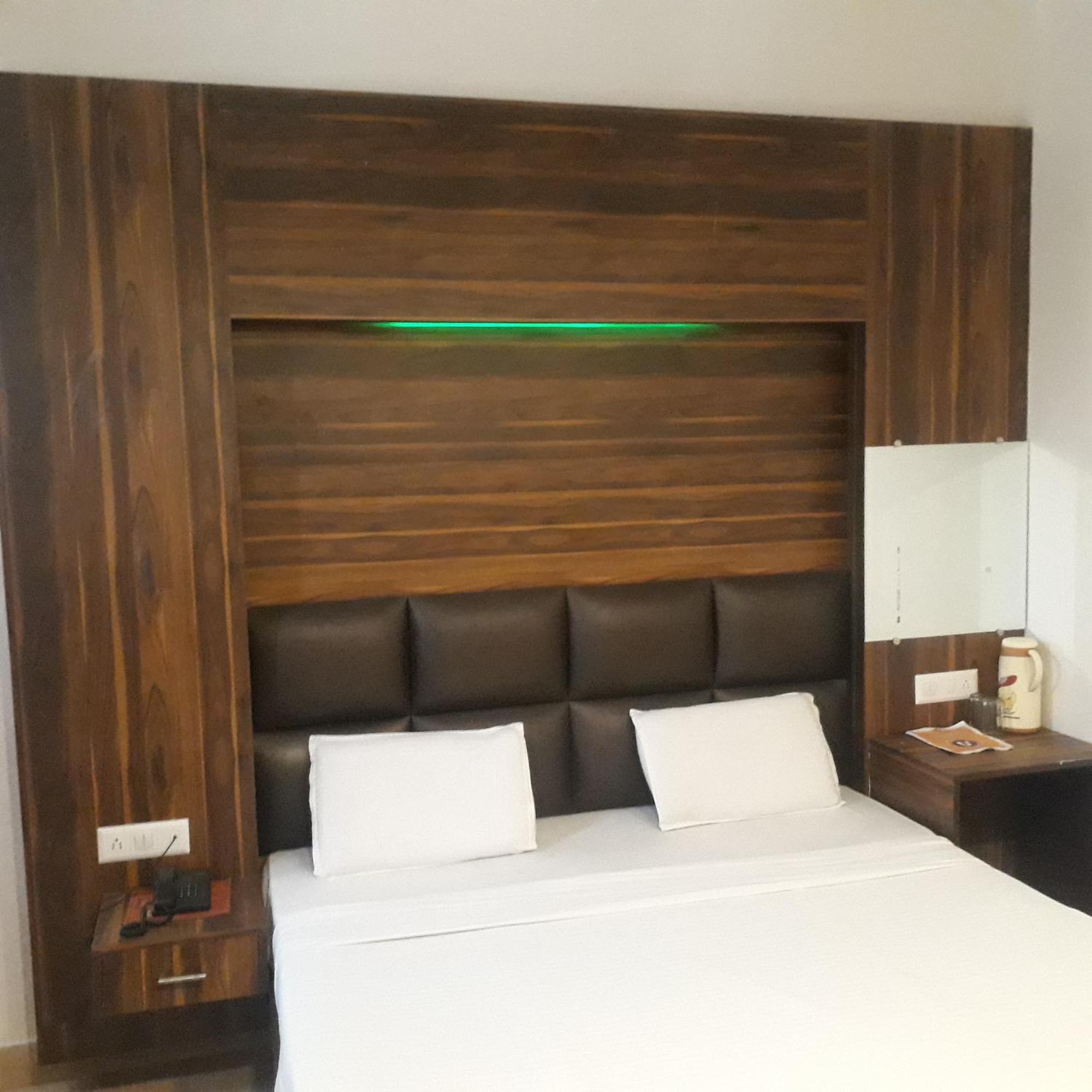 Hotel Ur Allāhābād Junction المظهر الخارجي الصورة