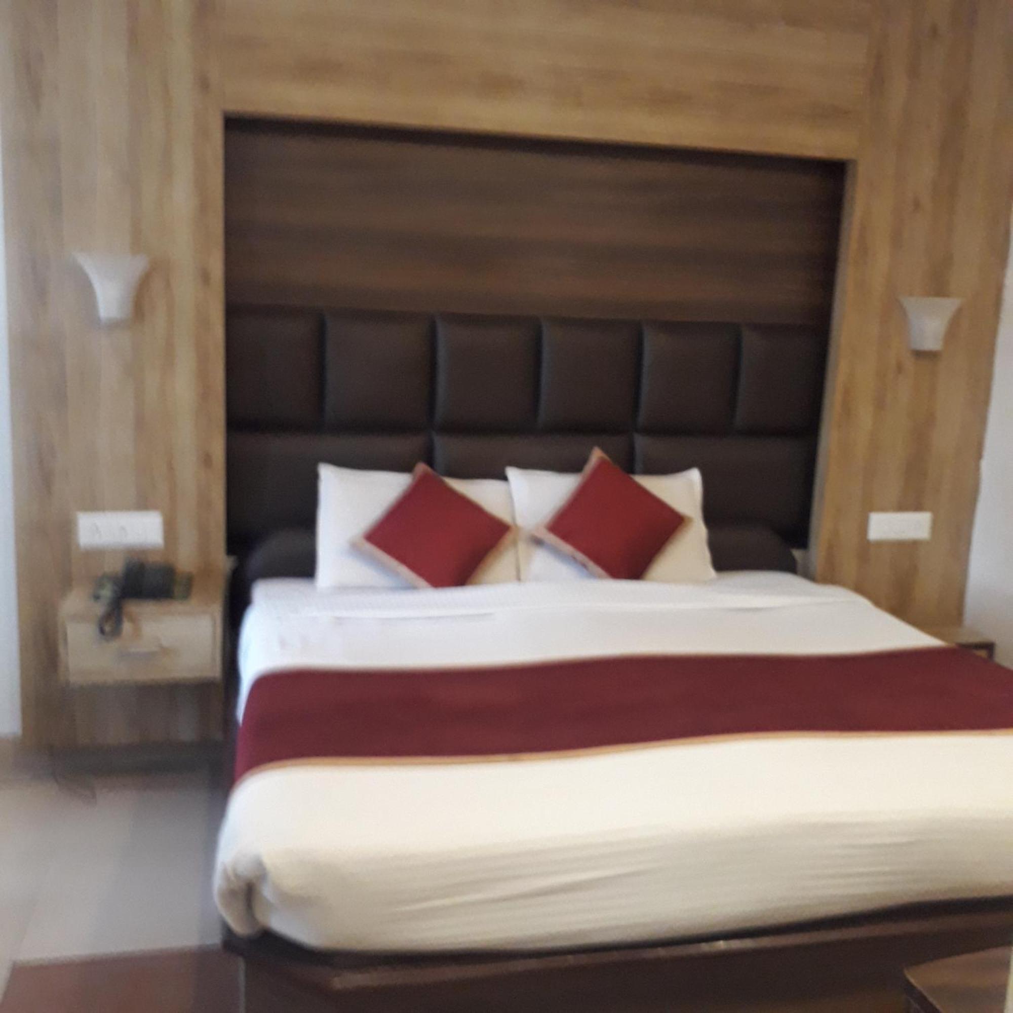 Hotel Ur Allāhābād Junction المظهر الخارجي الصورة