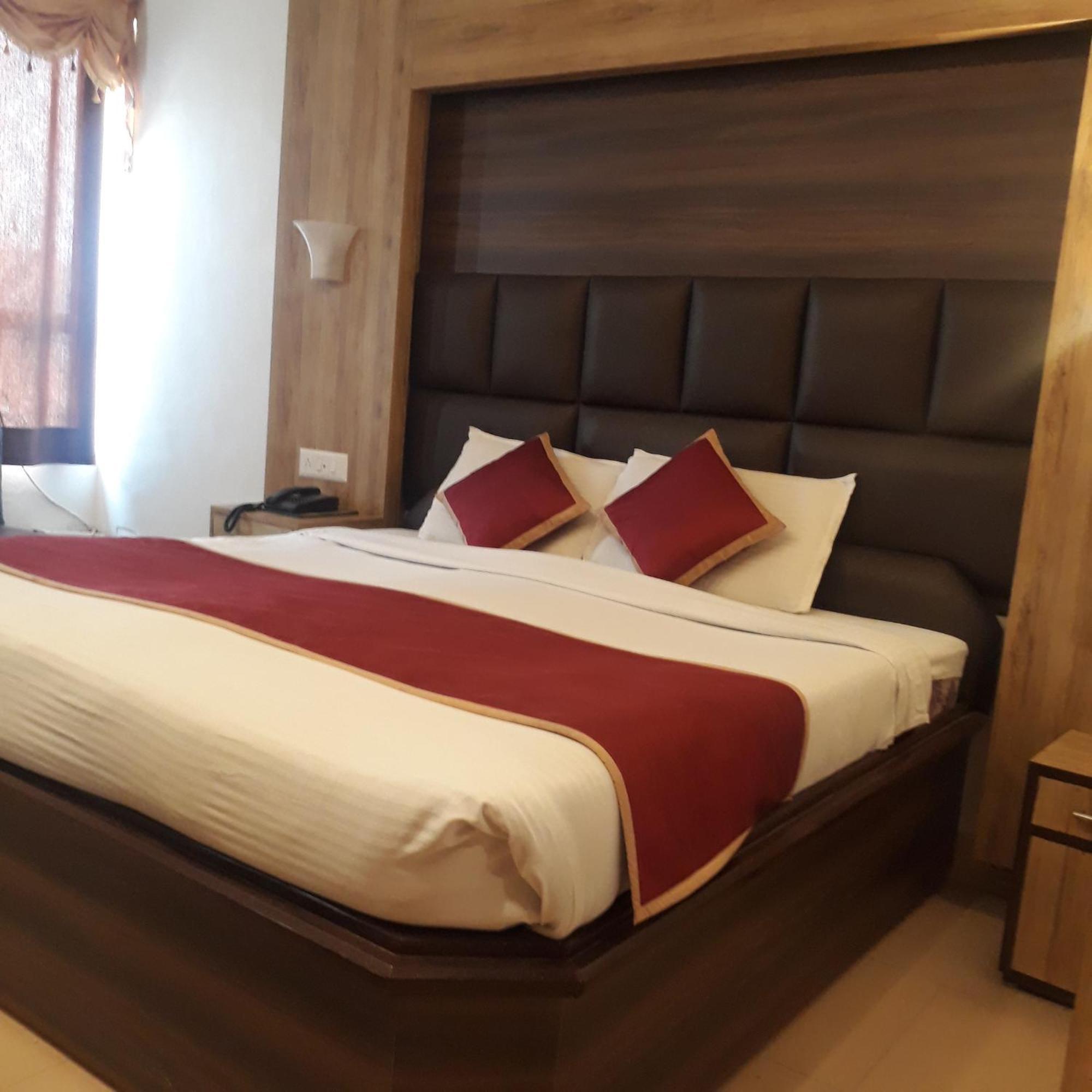 Hotel Ur Allāhābād Junction المظهر الخارجي الصورة